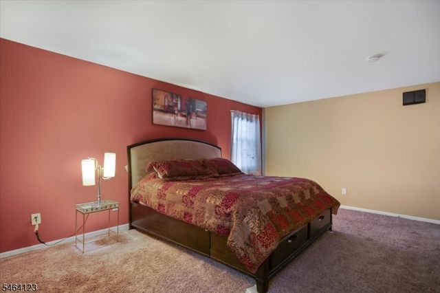 62 Falls Bridge Dr 62, Totowa Boro, NJ 07512