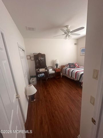 39 Lakeland Drive, Barnegat, NJ 08005