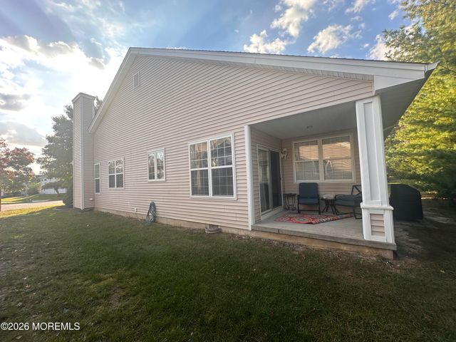 39 Lakeland Drive, Barnegat, NJ 08005