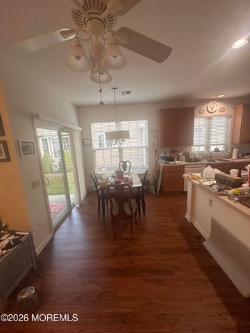 39 Lakeland Drive, Barnegat, NJ 08005