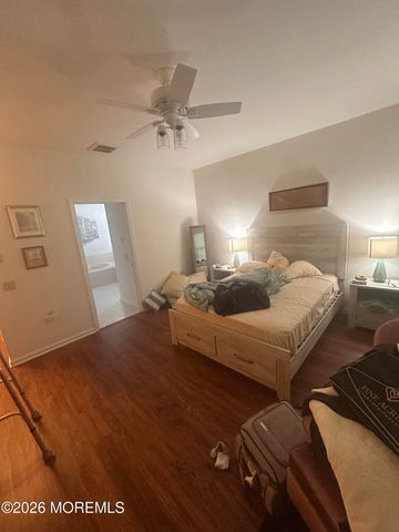 39 Lakeland Drive, Barnegat, NJ 08005