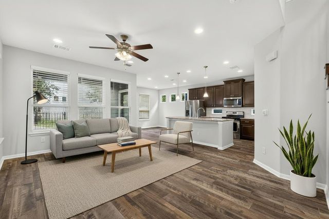 240 Simon, Kyle, TX 78640