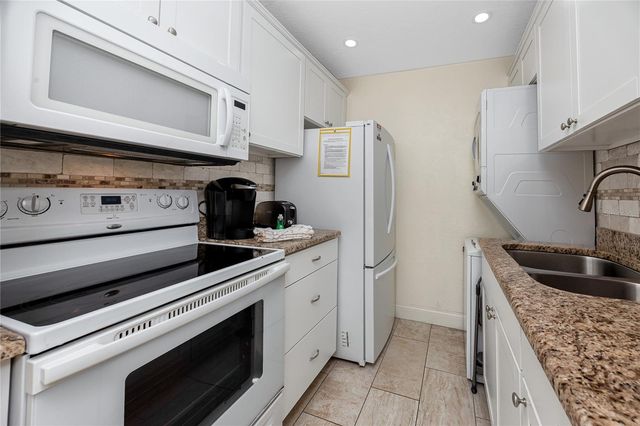 159 MEDALLION BOULEVARD F, Madeira Beach, FL 33708