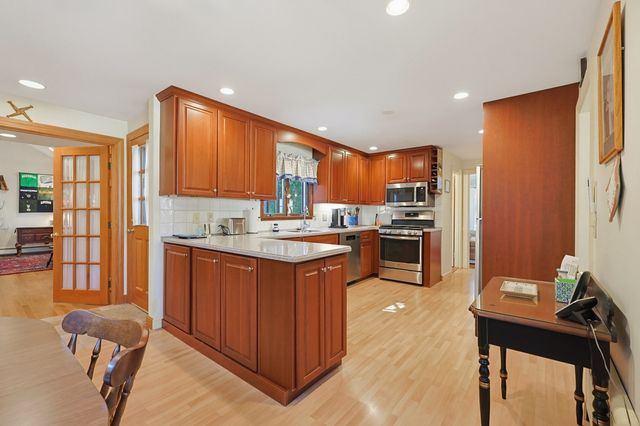45 Richdale Rd, Needham, MA 02494
