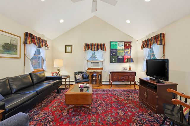 45 Richdale Rd, Needham, MA 02494