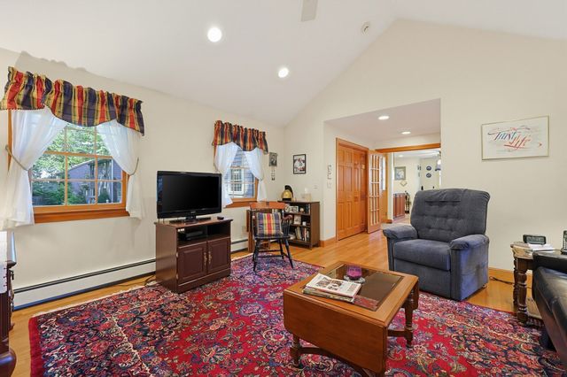 45 Richdale Rd, Needham, MA 02494