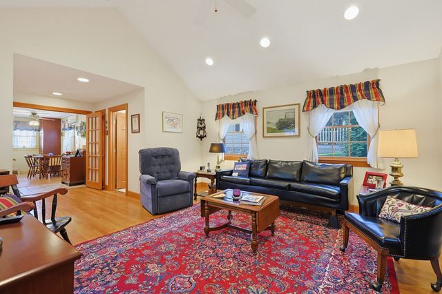 45 Richdale Rd, Needham, MA 02494