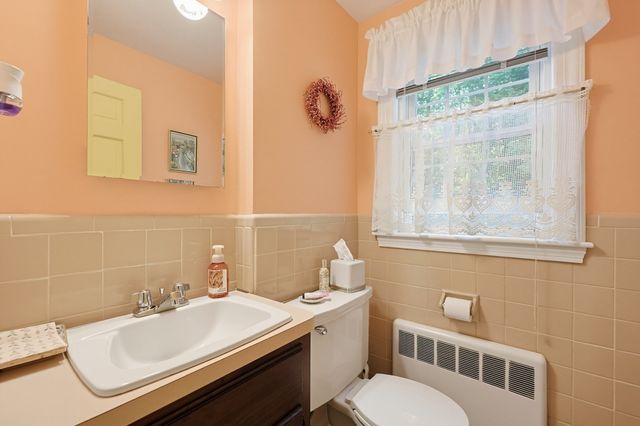 45 Richdale Rd, Needham, MA 02494