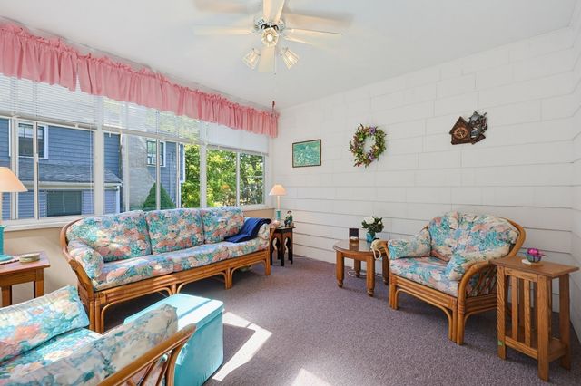 45 Richdale Rd, Needham, MA 02494