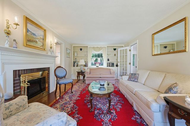 45 Richdale Rd, Needham, MA 02494