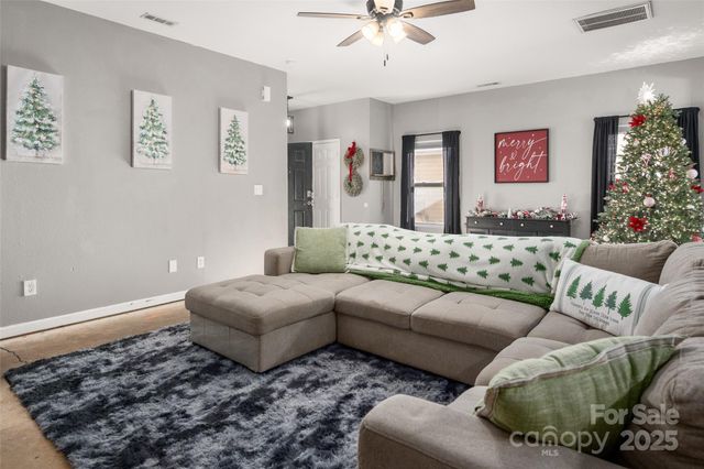 3434 Charterhall Lane, Charlotte, NC 28215