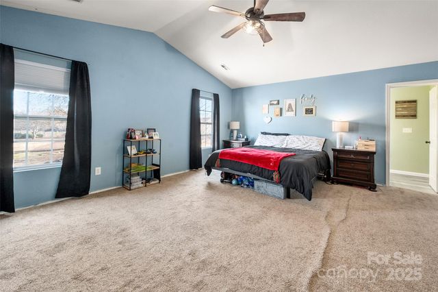 3434 Charterhall Lane, Charlotte, NC 28215