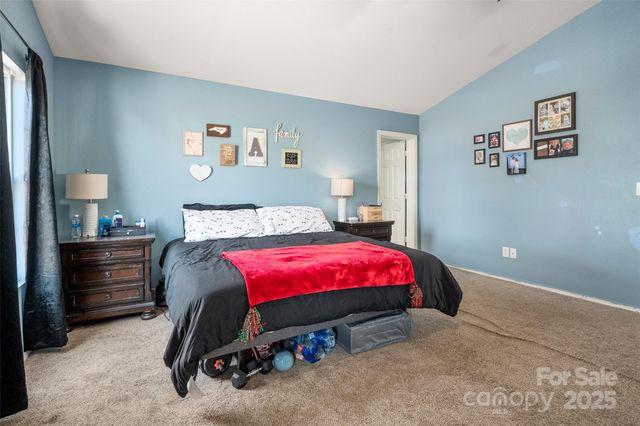 3434 Charterhall Lane, Charlotte, NC 28215