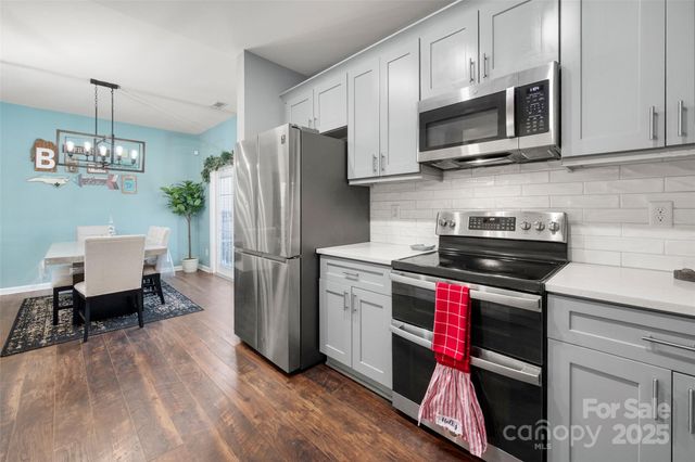 3434 Charterhall Lane, Charlotte, NC 28215