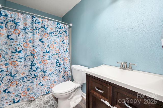 3434 Charterhall Lane, Charlotte, NC 28215