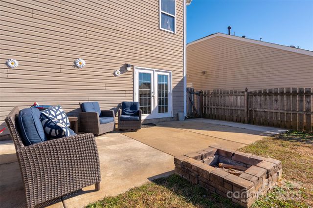 3434 Charterhall Lane, Charlotte, NC 28215