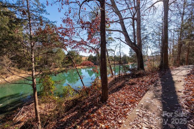 3434 Charterhall Lane, Charlotte, NC 28215