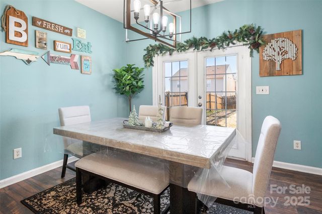 3434 Charterhall Lane, Charlotte, NC 28215