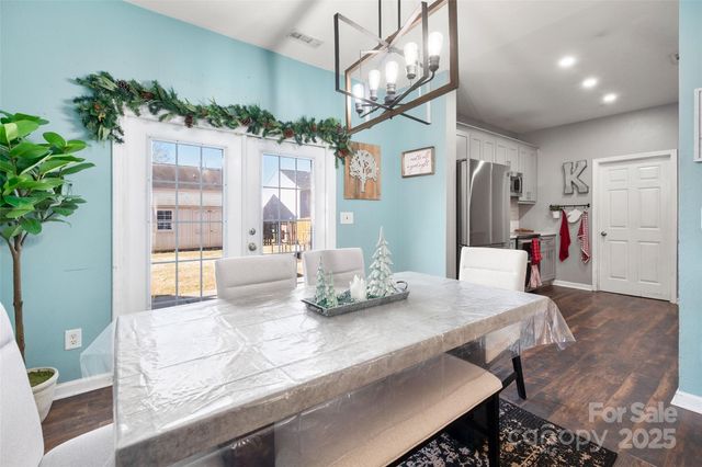 3434 Charterhall Lane, Charlotte, NC 28215