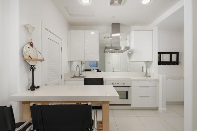 611 Stratford Ct, Del Mar, CA 92014