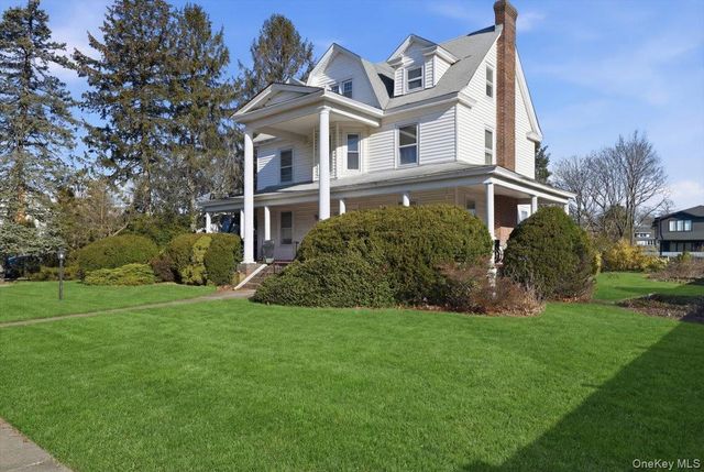 590 Waterview Road, Oceanside, NY 11572