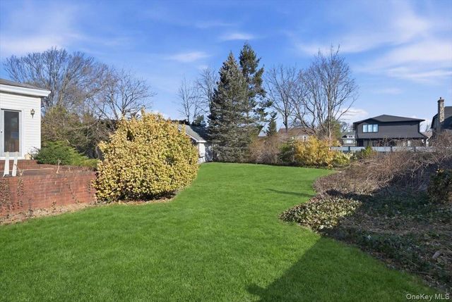 590 Waterview Road, Oceanside, NY 11572