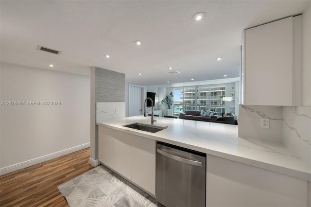 1800 N Bayshore Dr 2111, Miami, FL 33132