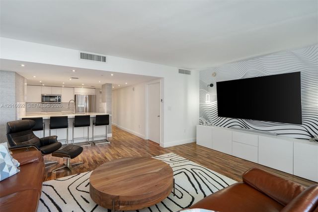 1800 N Bayshore Dr 2111, Miami, FL 33132