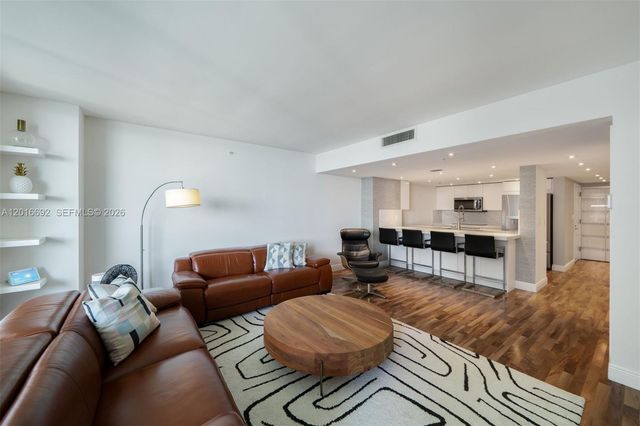 1800 N Bayshore Dr 2111, Miami, FL 33132