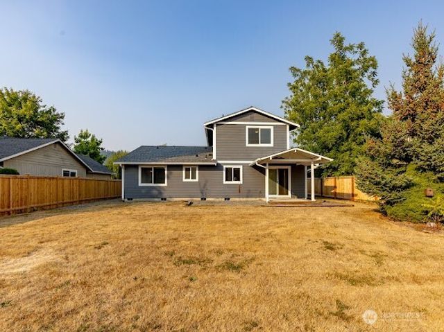 413 Kensington Avenue NW, Orting, WA 98360