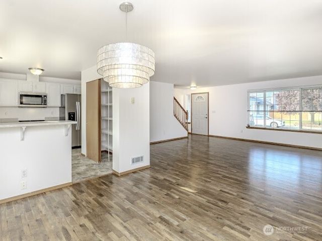 413 Kensington Avenue NW, Orting, WA 98360