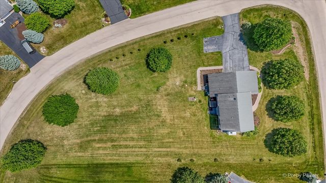6701 Debbie Lane, Marengo, IL 60152