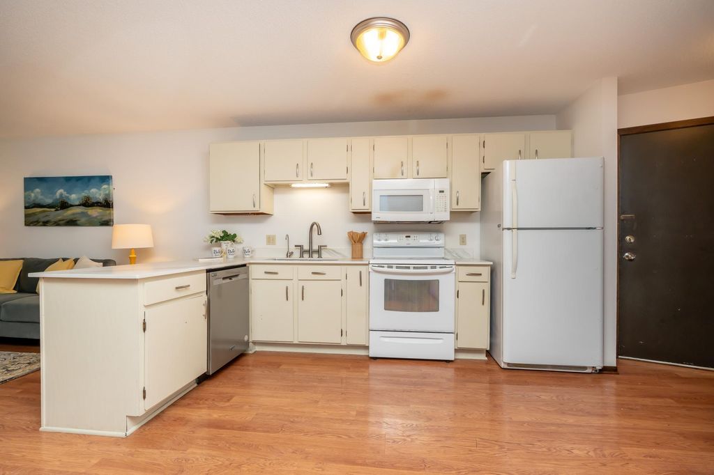 175 County Road B2 E 429, Little Canada, MN 55117 — photo 2