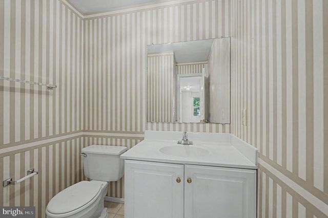 9386 VAN ARSDALE DR, Vienna, VA 22181