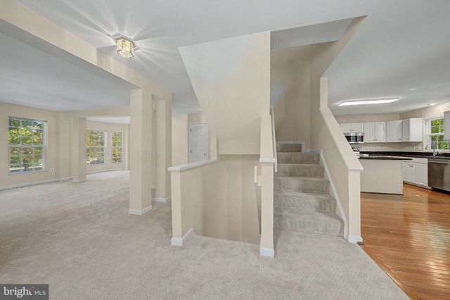 9386 VAN ARSDALE DR, Vienna, VA 22181