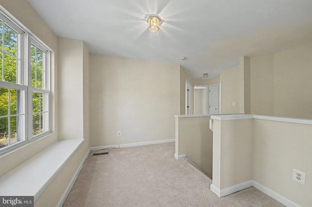 9386 VAN ARSDALE DR, Vienna, VA 22181