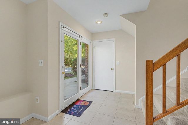 9386 VAN ARSDALE DR, Vienna, VA 22181