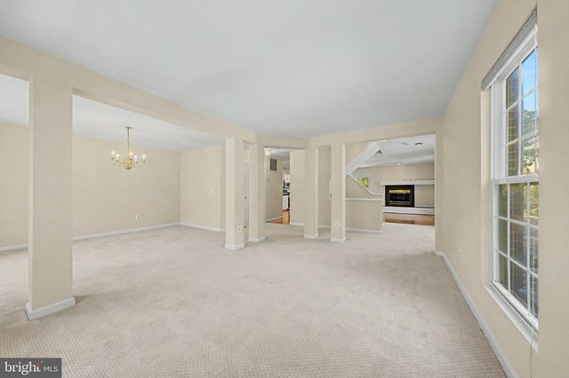 9386 VAN ARSDALE DR, Vienna, VA 22181