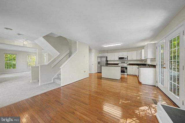 9386 VAN ARSDALE DR, Vienna, VA 22181