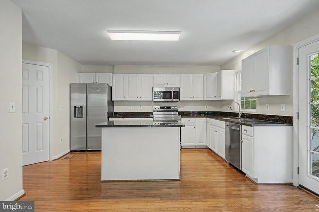 9386 VAN ARSDALE DR, Vienna, VA 22181