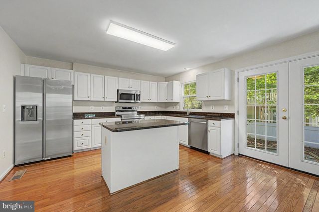 9386 VAN ARSDALE DR, Vienna, VA 22181
