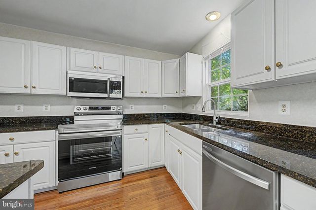 9386 VAN ARSDALE DR, Vienna, VA 22181