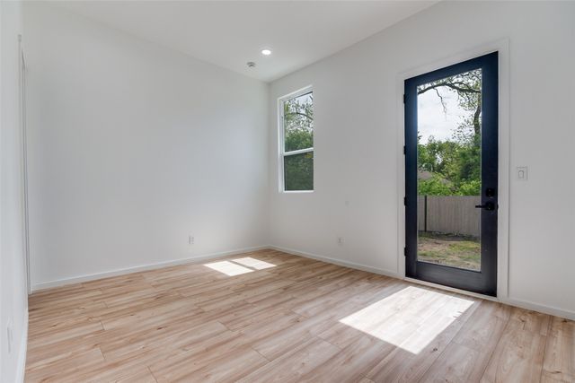 3608 Metropolitan Avenue, Dallas, TX 75210