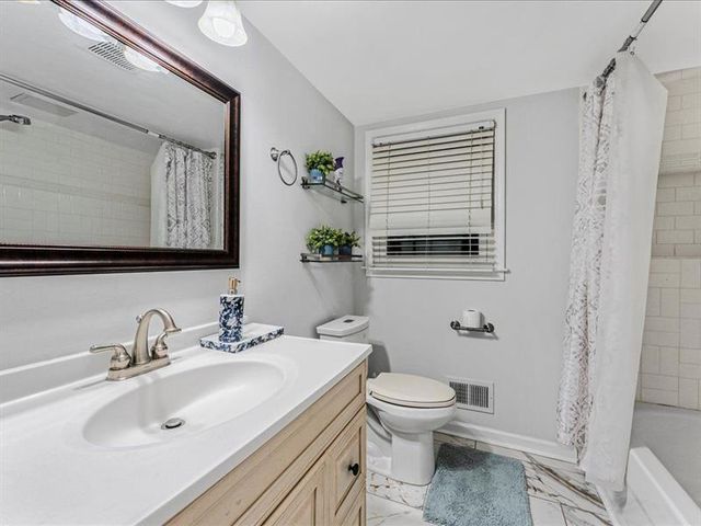 2409 Powers Ferry SE Drive, Marietta, GA 30067