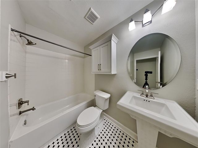 2065 DIXIE BELLE DRIVE L, Orlando, FL 32812