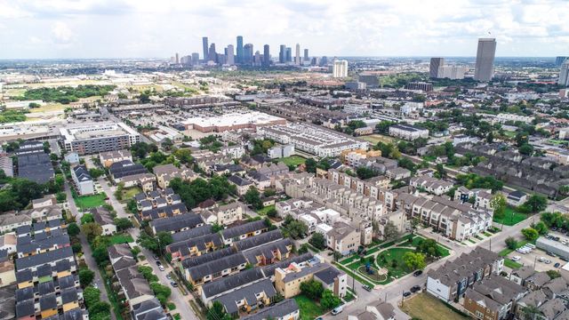 4331 Marina Street B, Houston, TX 77007