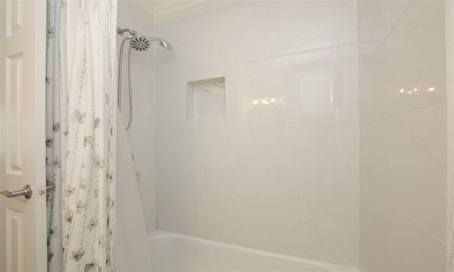 4331 Marina Street B, Houston, TX 77007