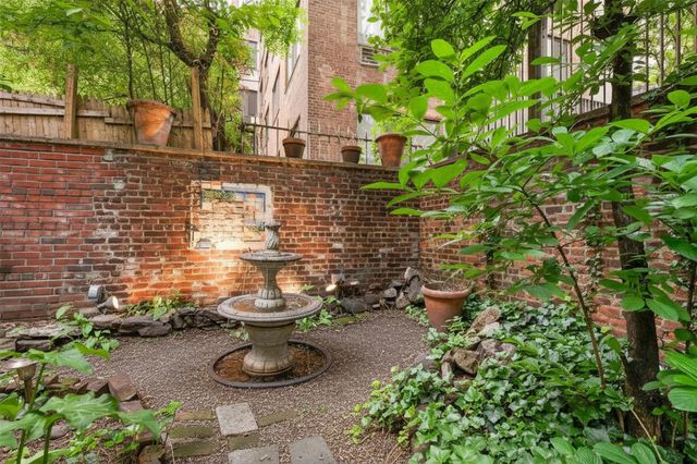 312 E 53rd Street, New York City, NY 10022