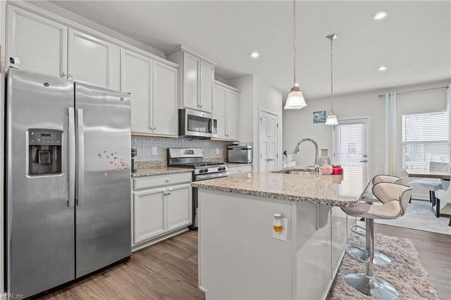 1732 Defiance DR, Chesapeake, VA 23323
