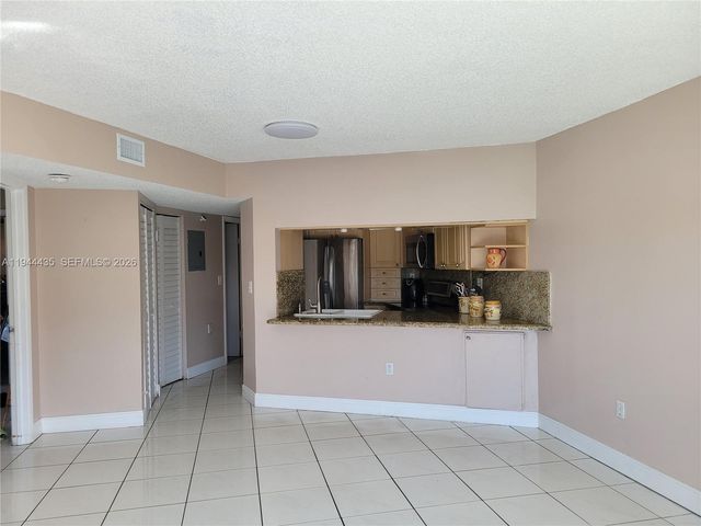 2600 Collins 508, Miami Beach, FL 33140